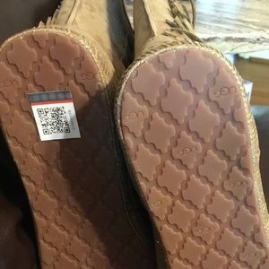 UGG Tall Mammoth Boot. Chestnut color.  Women's Size 10